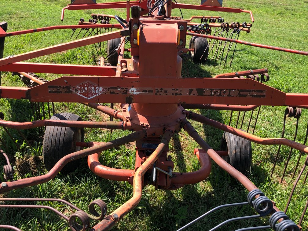 Kuhn GA6000 hay rake
