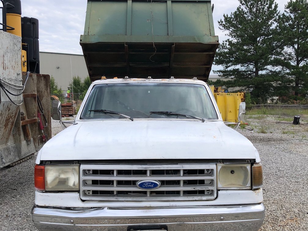 1990 Ford F-450 Pickup Truck
