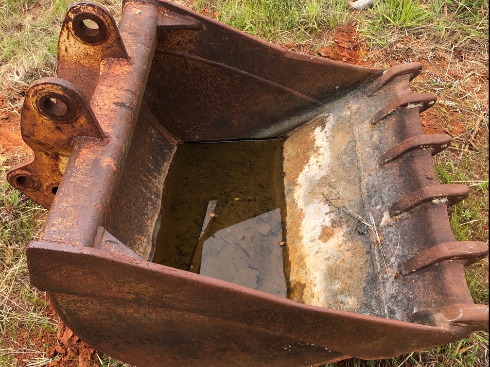 Backhoe bucket 