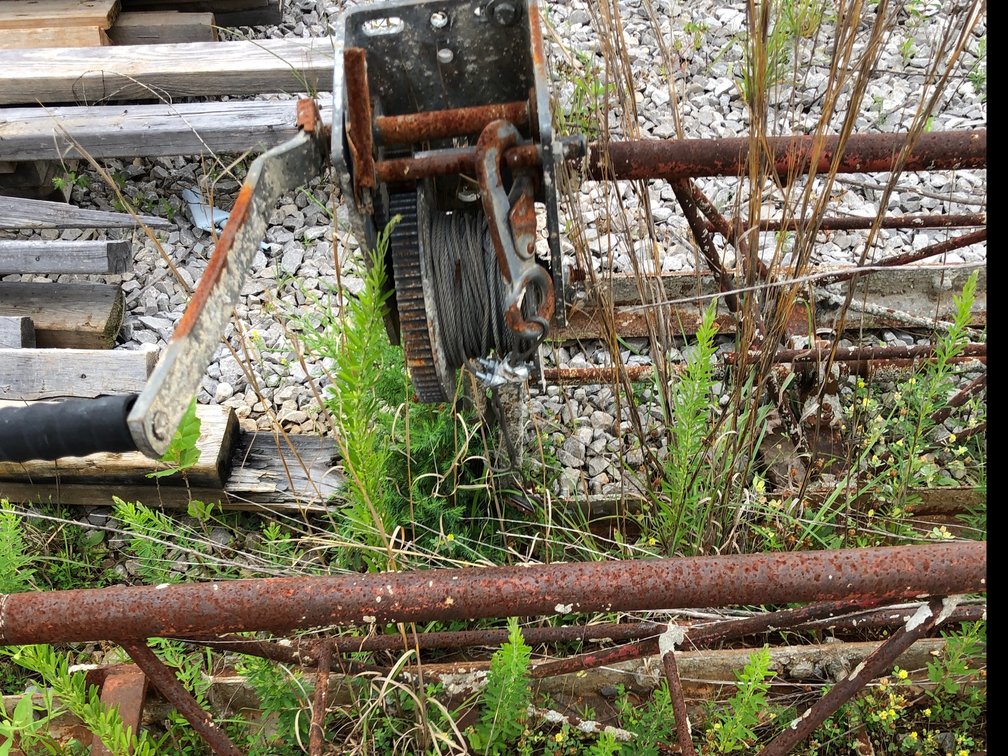 Vibratory screed