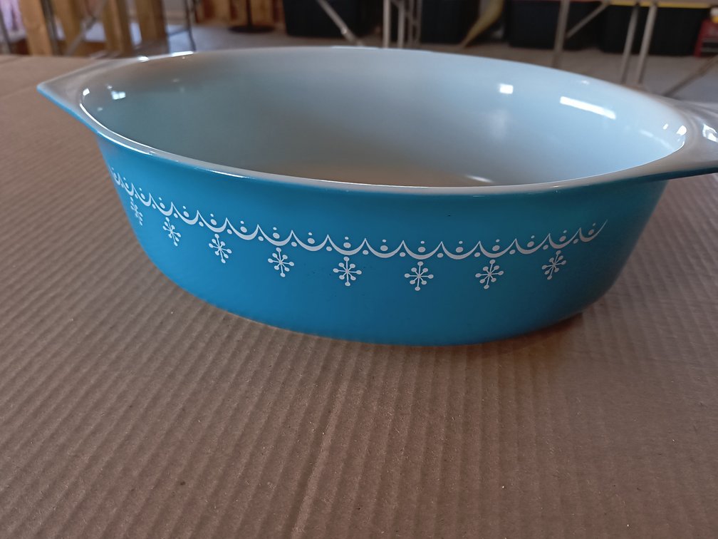 Vintage Pyrex Casserole Dish