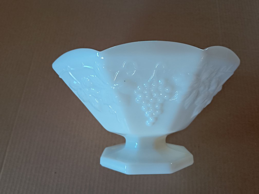 Anchor Hocking Fruit Bowl