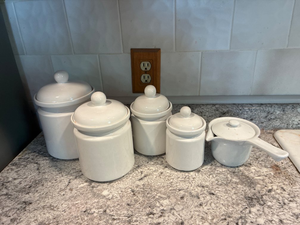 4 Piece SinYin Pottery Canister Set With Grease Dish