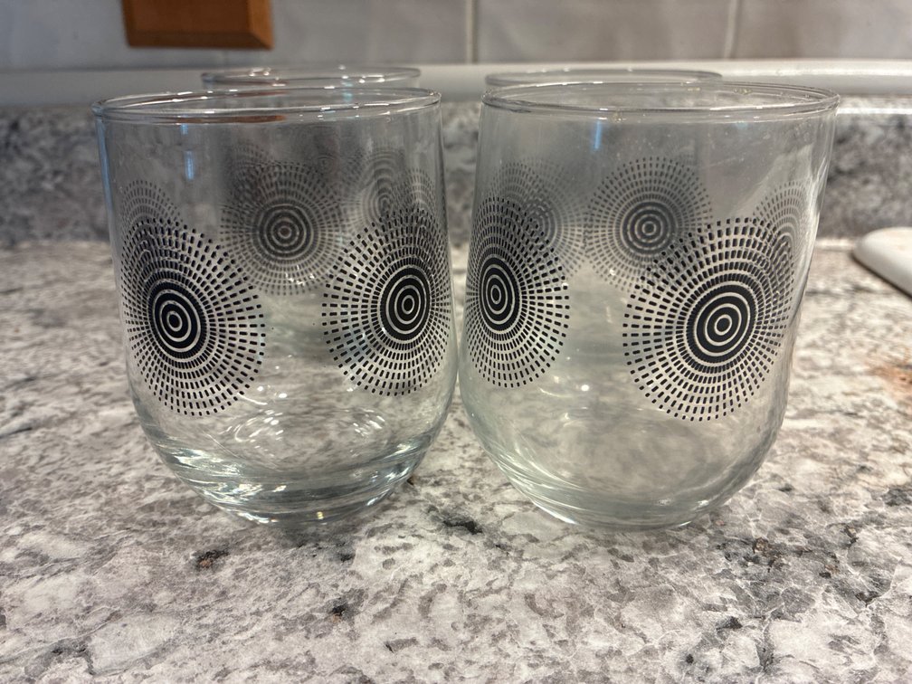 4 Starburst Black Dot Tumblers