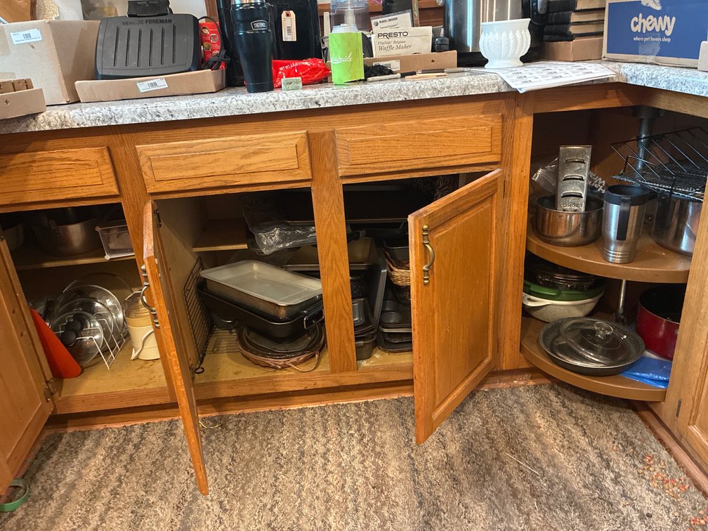 Lower Kitchen Cabinets Contents
