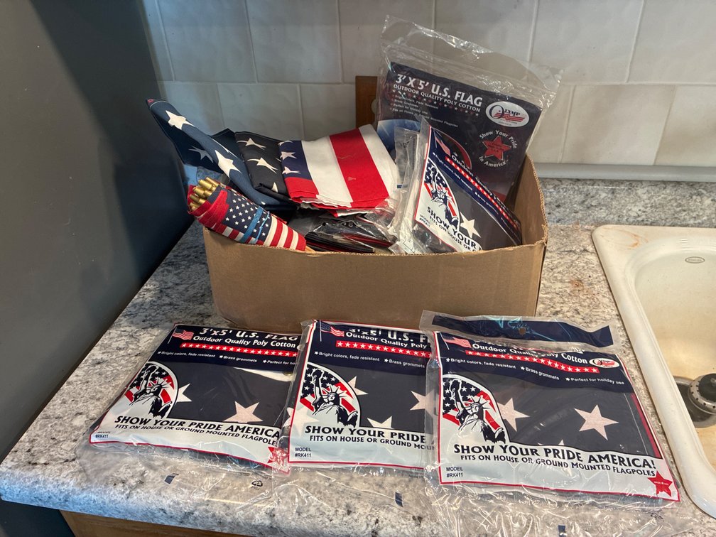 Box of House Or Ground USA Flags