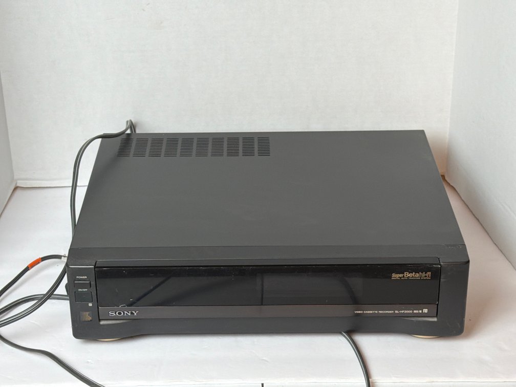Sony SL-HF2000 Super Betamax w Remote