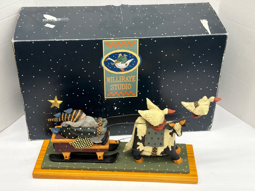 Williraye Studio Santa Decorator
