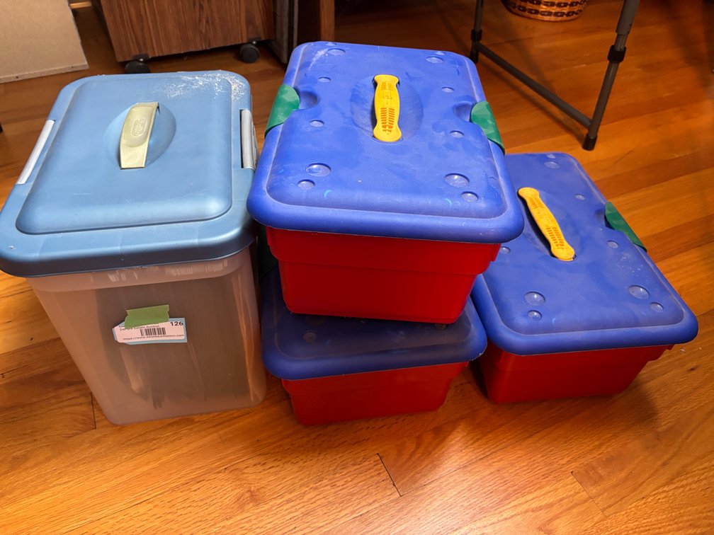 4 Small Storage Tubs