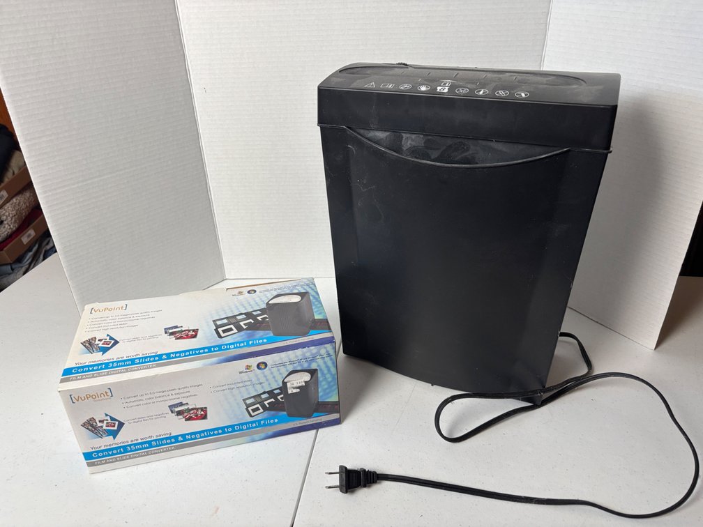 Paper Shredder and VuPoint Slide Converter
