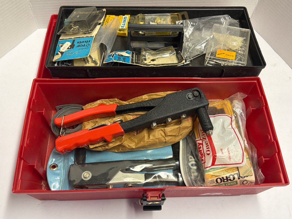 Rivet Guns & Related in Plastic Toolbox