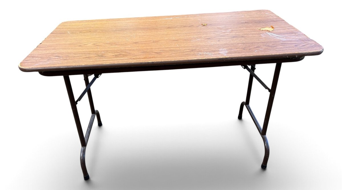 4’ Foldable Table