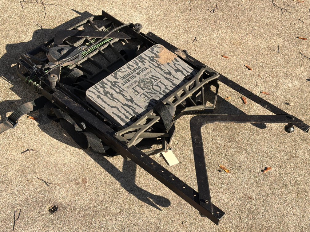 Lone Wolf Metal Tree Stand
