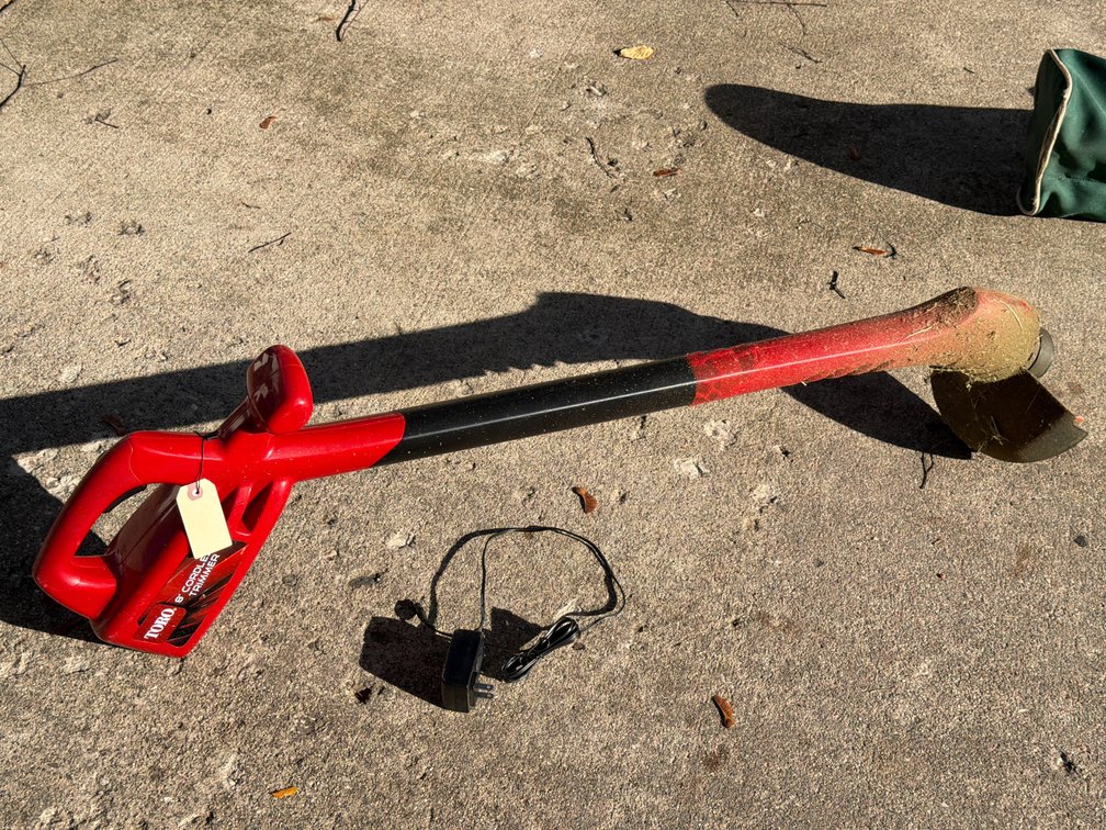 Toro 8” Cordless Trimmer