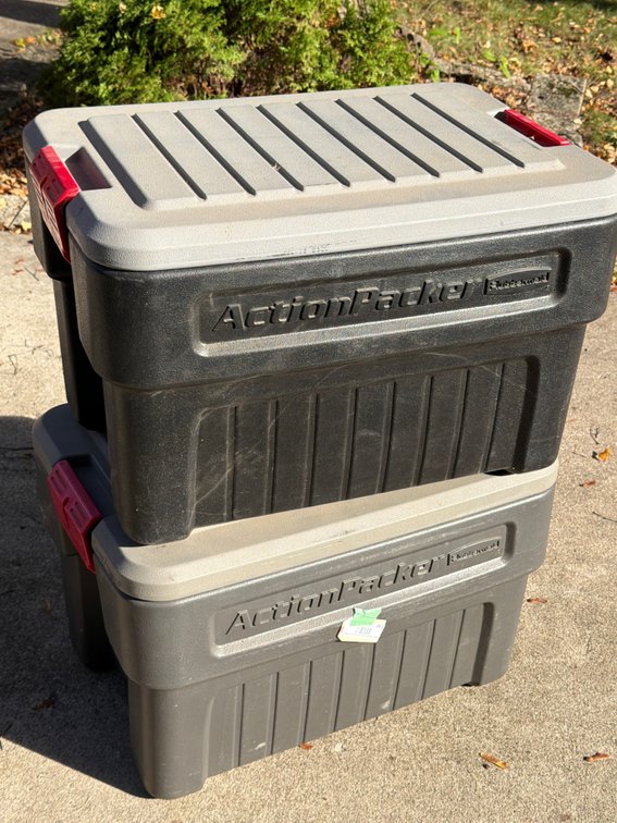 Rubbermaid Action Packer Totes