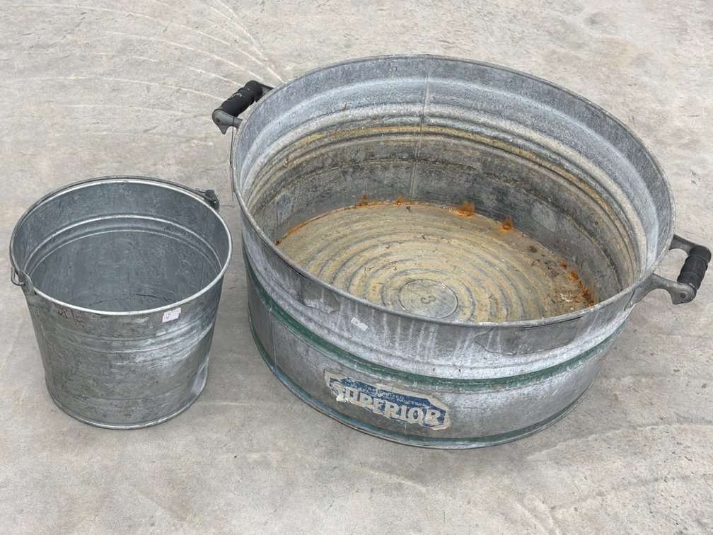 Galvanized Wash Tub & Bucket