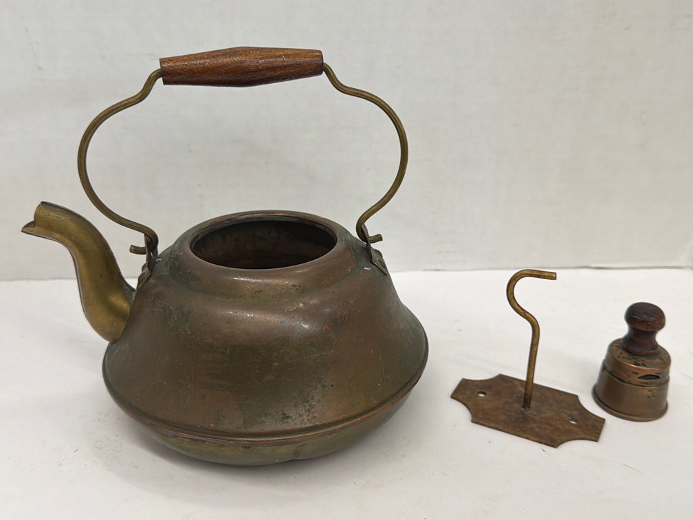 Copper Kettle & Related Decor