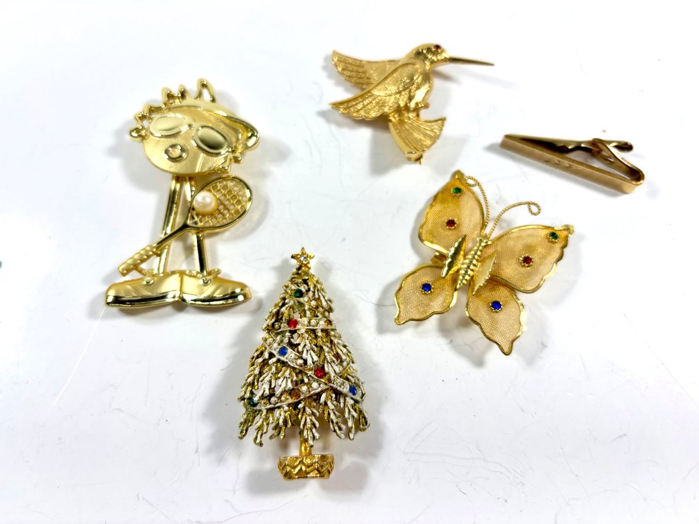 Vintage Brooches and Tie Clip