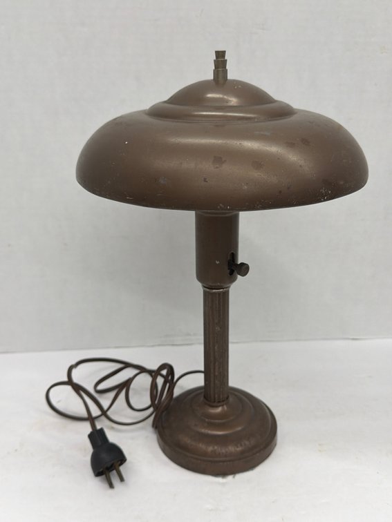 15” Metal UFO Style Lamp
