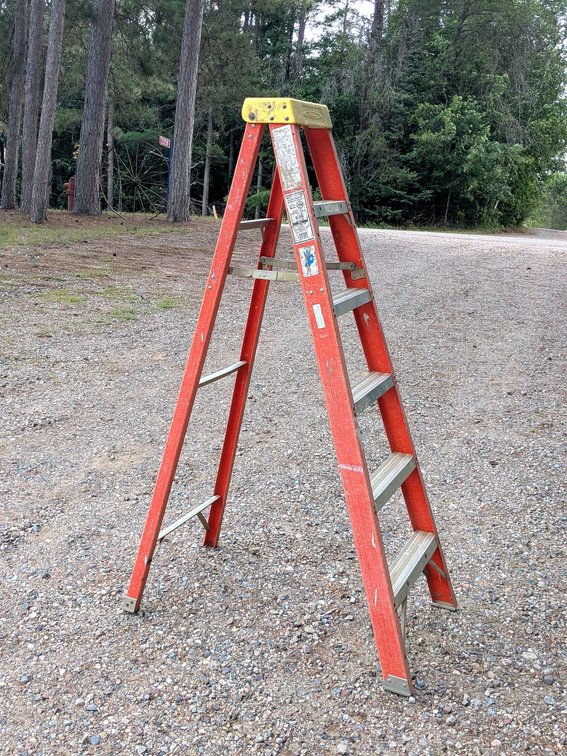 6ft Werner non-conductive fiberglass ladder