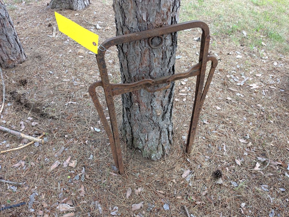 Hay harpoon is about 3' tall.