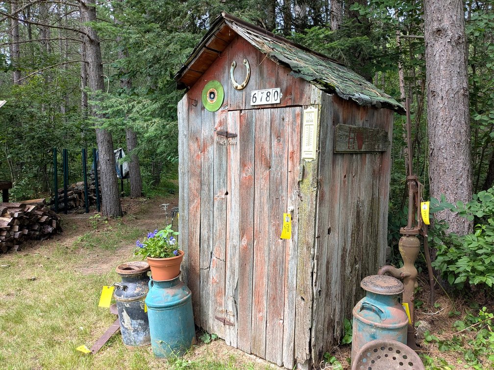 Rustic out house would make a great garden shed, measures approx 4' x 4' x 7-1/2' to peak. Comes wit
