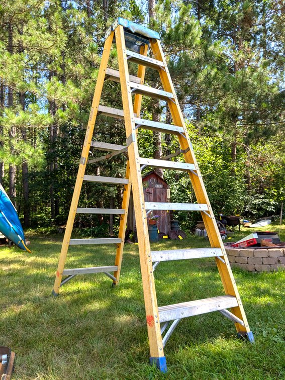 8ft fiberglass step ladder.