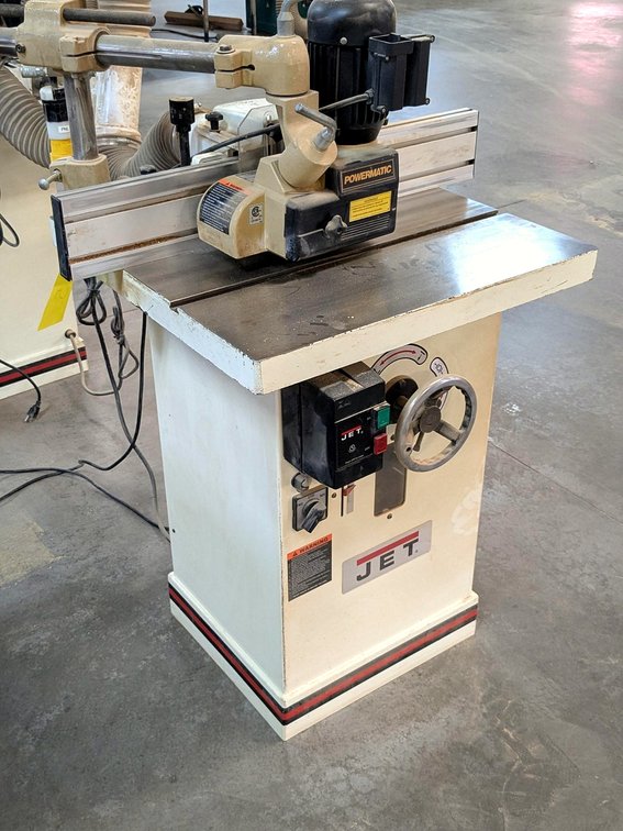 Jet profile shaper is Model JWS-25X and comes with a Powermatic PF3-JR autofeed system.