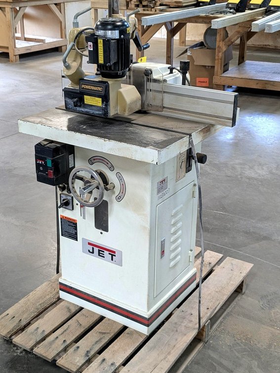 Jet profile shaper is Model JWS-25X and comes with a Powermatic PF3-JR autofeed system.