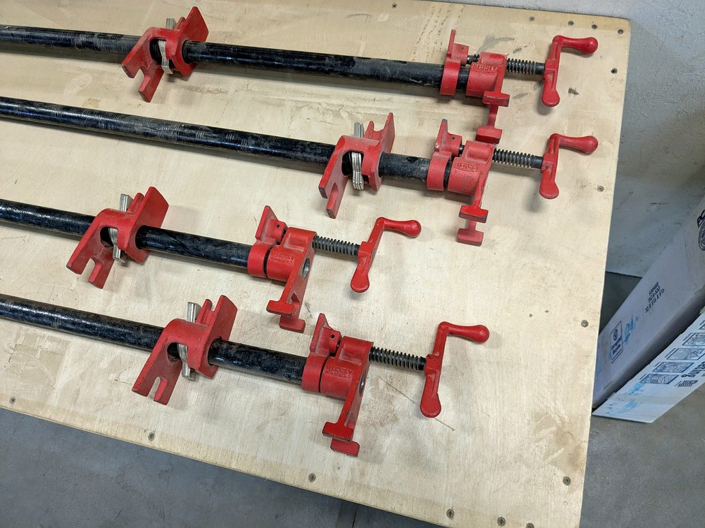 Two pairs of Bessey pipe clamps are 3/4" x 2' x 3'.
