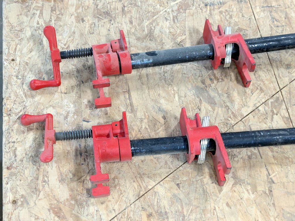 Pair of Bessey pipe clamps are 3/4" x 3'.