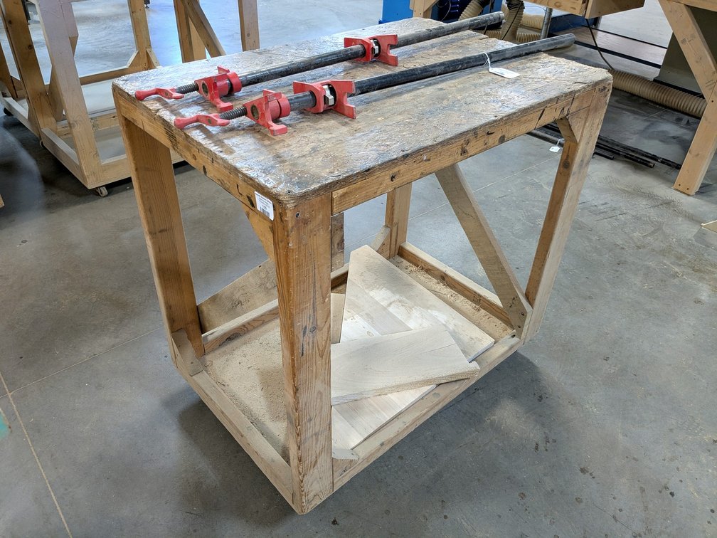 3' work bench is 2' x 35" tall.