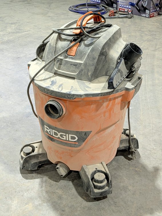 Ridgid shop vac as pictured.