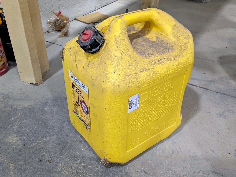 Midwest 5 gallon diesel tote.