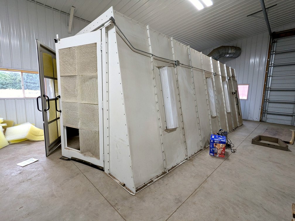 Ideal brand automotive paint spray booth with Rammstein air controller. Unit is approx 25' long, and