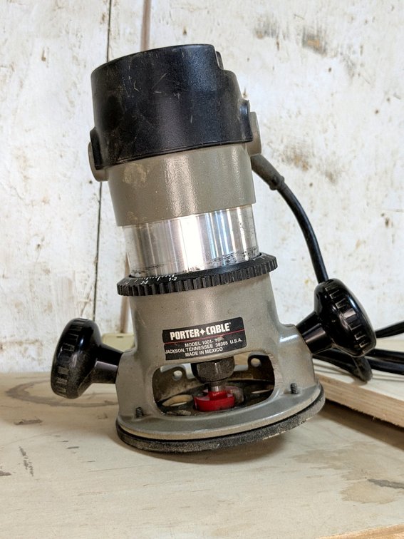 Porter Cable heavy duty 1/2" router is model 690LR.