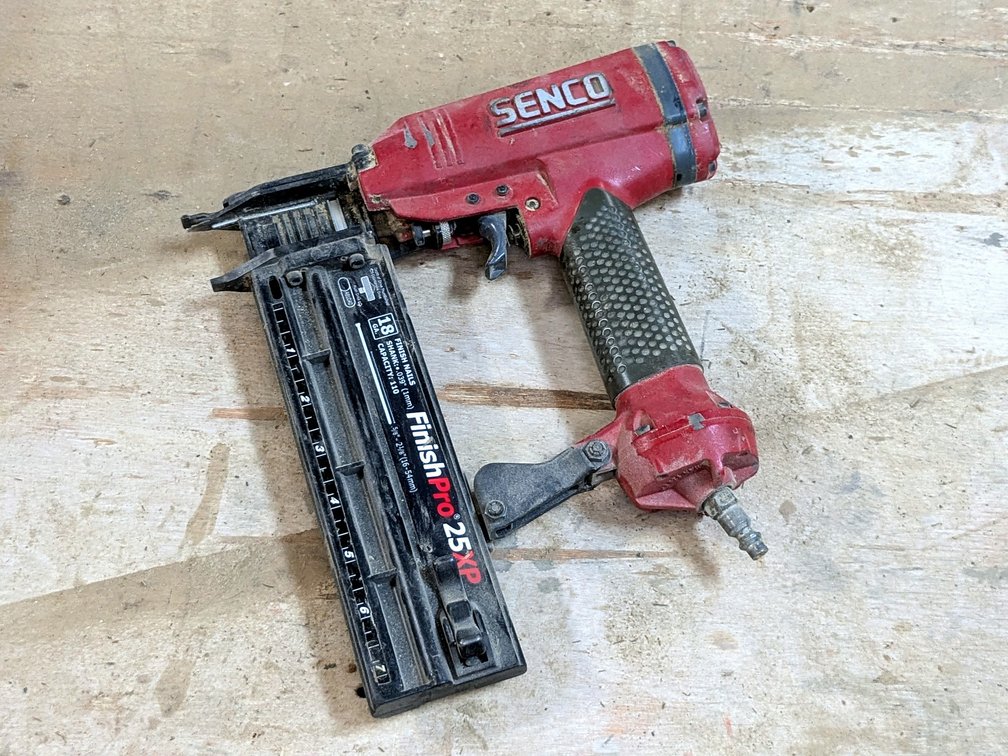 Senco 18 gauge Finish Pro 25XP finish nailer.