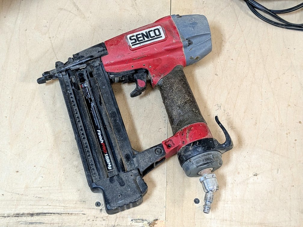 Senco 18 gauge Finish Pro 18BMg brad nailer.