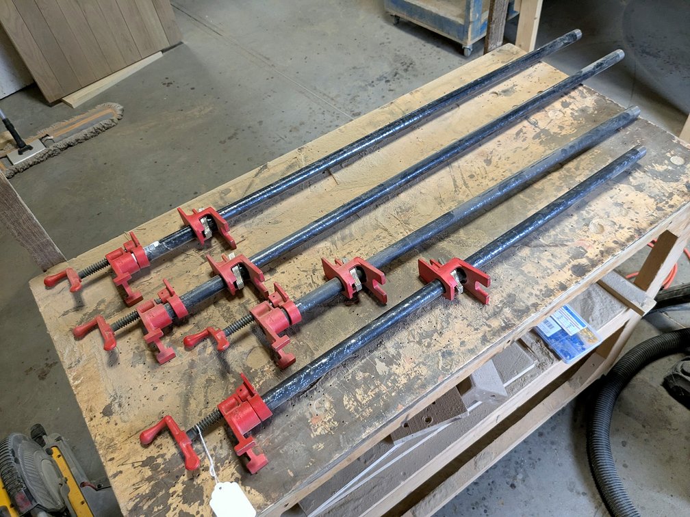 Two pairs of Bessey pipe clamps are 3' and 4'.