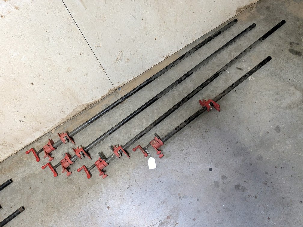 Bessey pipe clamps incl. three 5' and a 3'.
