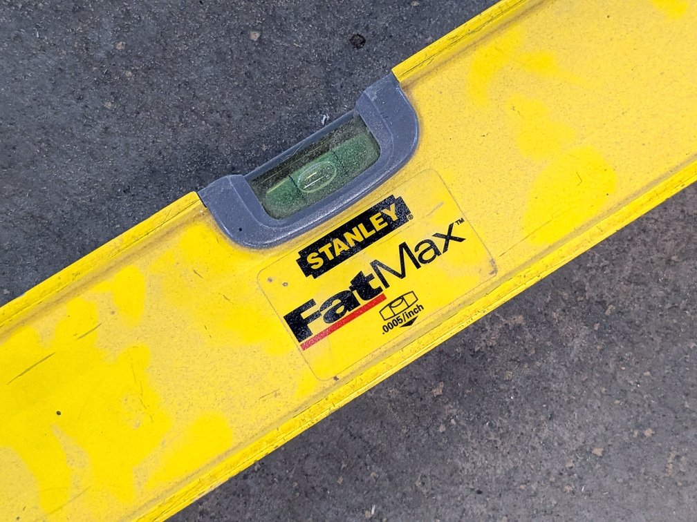 Stanley Fat Max 6' level 2 vials with fluid.