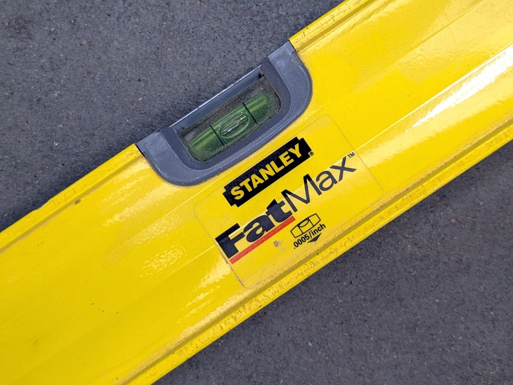 Stanley Fat Max 4' level with good vials and windows.