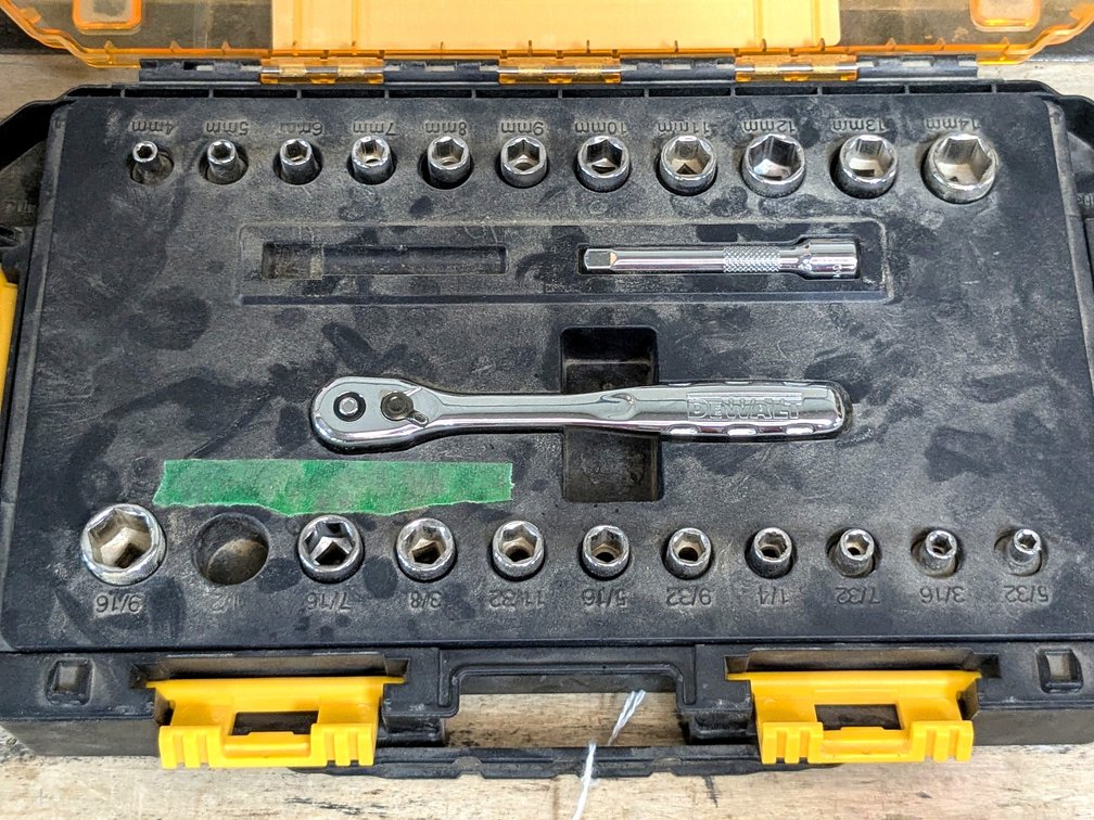 DeWalt 1/4" drive socket set up to 9/16".  Set is mostly complete.