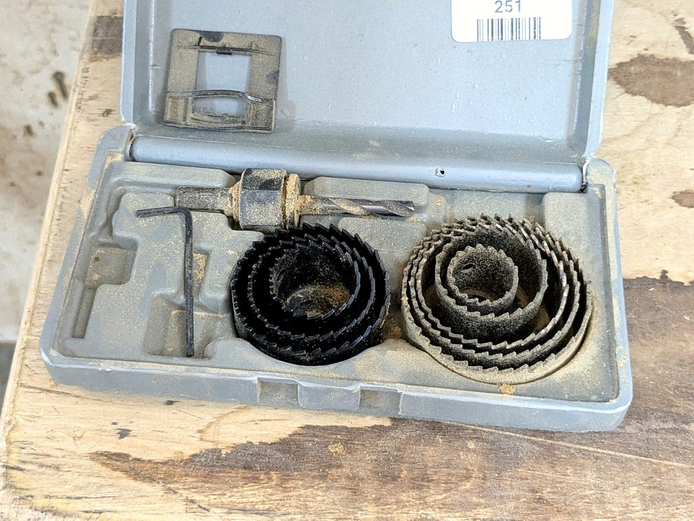 Hole saw kit up to 2-1/2".