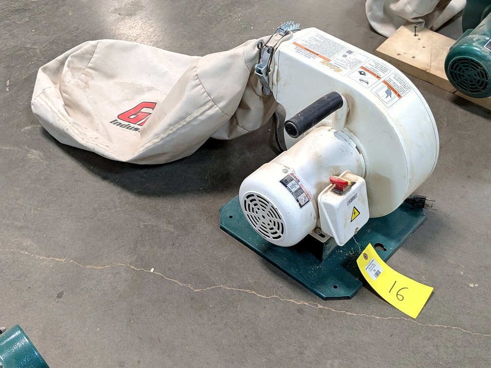 Grizzly industrial Polar Bear Series 1 hp wall mounted dust collector.