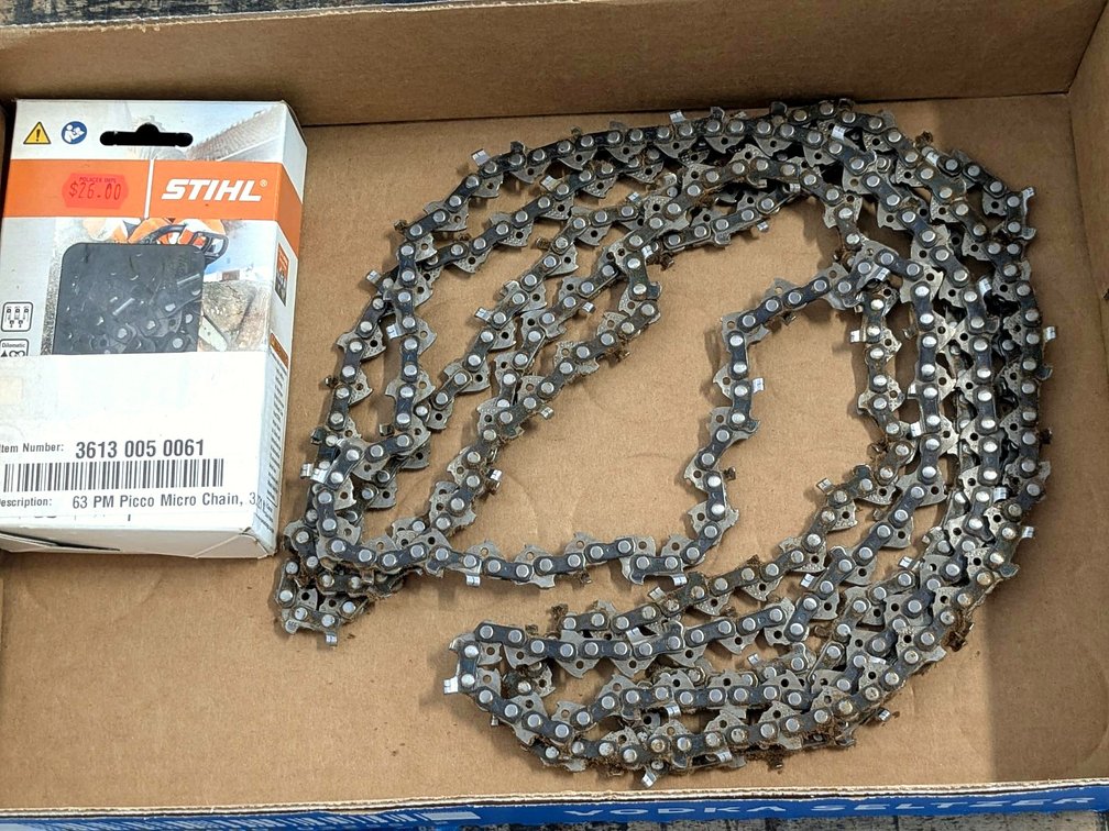 Stihl and other saw chains, loose chains measure 22" when hanging.