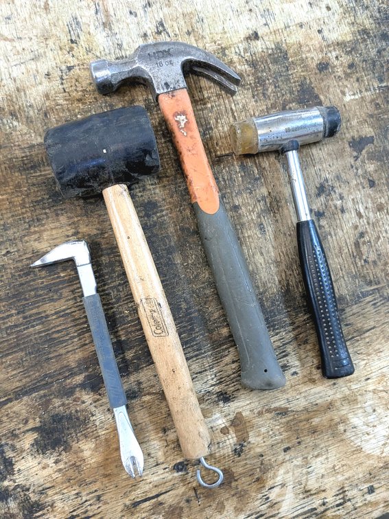 8" Estwing prybar, 16 oz. claw hammer, Craftsman 3/4" mallet and more.