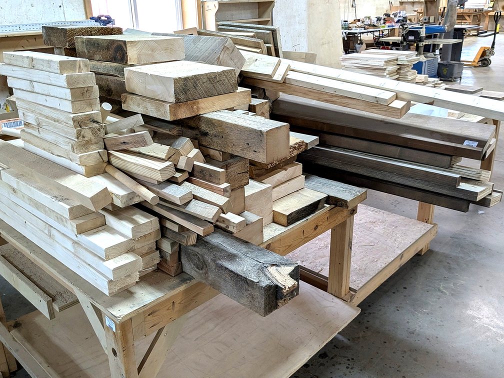 Nice assortment of rustic ends and lumber up to 10" wide and 7' long.