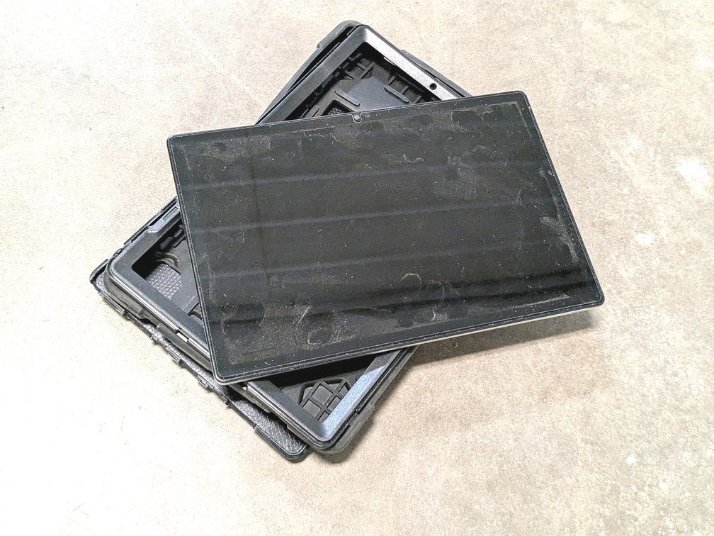 Samsung tablet with a 10-1/2" screen and durable case.  Unit didn't power, presumable needs a charge