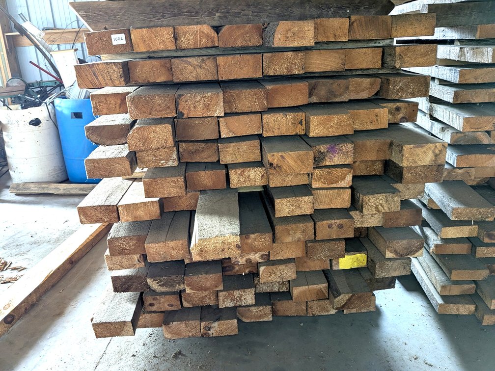 Bunk of rough sawn 6x3 pine beams up to 9'.